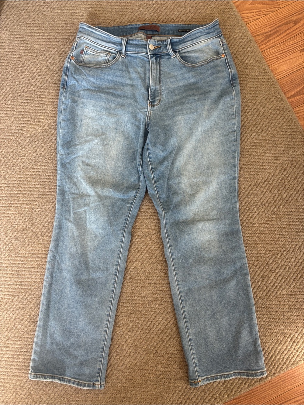 Judy Blue Light Wash Straight-Leg Jeans